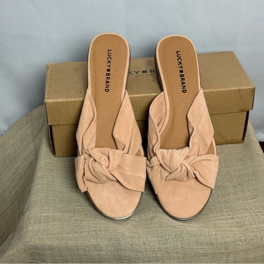 Lucky Brand Women's Slip on Sandals in Light Peach with Knot